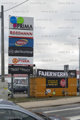 Sylwester. Sprzedaż fajerwerków w Chwaszczynie -...
