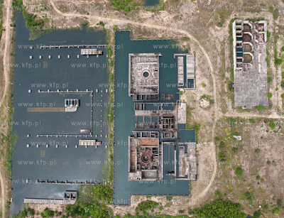 Ruiny Elektrowni Jadrowej w Zarnowcu. 22.06.2009 fot....