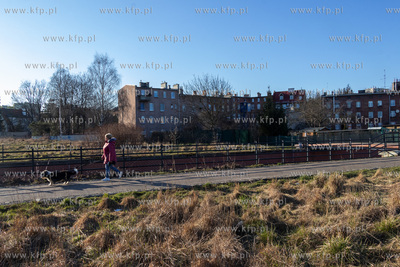 Scieżka pieszo-rowerowa wzdłuż kanału Raduni na...
