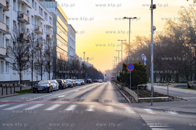 Gdynia o poranku, ul. Piłsudskiego. 28.03.2020 Fot....