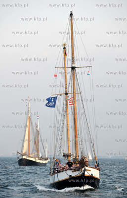 Wielka parada zaglowcow po Zatoce Gdanskiej na zakonczenie...