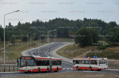 Petla autobusowa na Jasieniu w okolicy przystanku PKM....