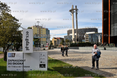 Gdansk. Pomnik Poleglych Stoczniowcow na placu Solidarnosci,...