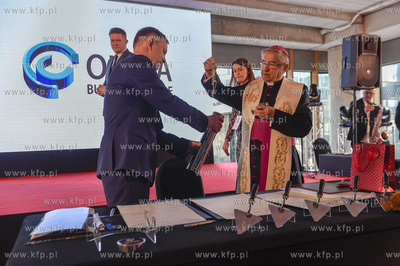 Poświęcenie i wmurowanie kamienia węgielnego pod...