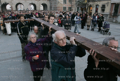 Gdansk. Droga Krzyzowa.
30.03.2007
fot. Krzysztof...