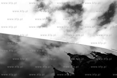 Helsinki. Nz. Sobor Uspienski przykryty
13 zloconymi...