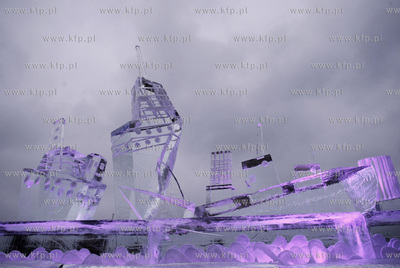 Gdynia. Bulwar nadmorski. II Festiwal Rzezb Lodowych.
07.02.2010
fot....