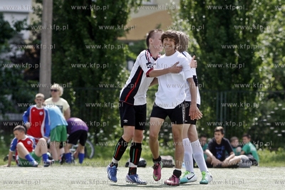 Gdansk Zaspa. Pilkarski turniej dzikich druzyn Do przerwy...