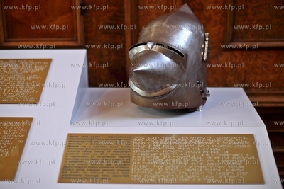 Gdansk. Dwor Artusa. Wystawa Prosimy dotykac eksponatow,...