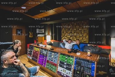 Zespół Remont Pomp wraz Mikołajem Trzaską i Adamem...