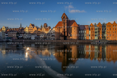 Gdańsk. Motława, Żuraw, Długie Pobrzeze.
09.01.2026
fot....