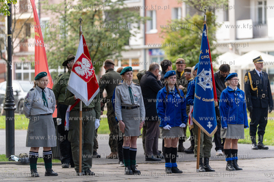 81. rocznica zakończenia II wojny światowej pod pomniekiem...