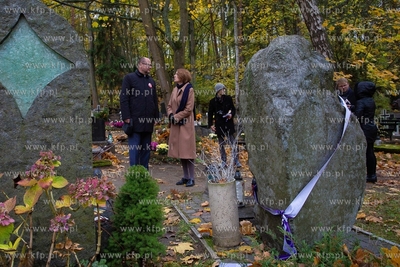 Gdańsk, Cmentarz Srebrzysko. Prezentacj projektu Znani-Niezapomniani....