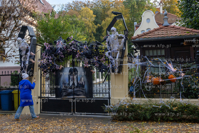 Gdańsk Wrzeszcz, ul. Jaśkowa Dolina. Nz. Halloweenowe...