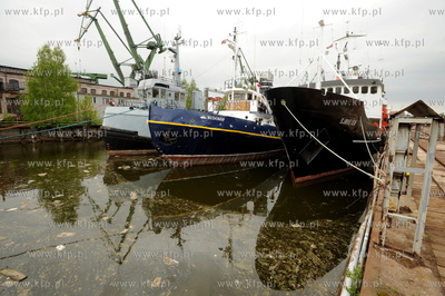 Stocznia Gdanska w niedziele. n/z statki H-3, Rudokop...