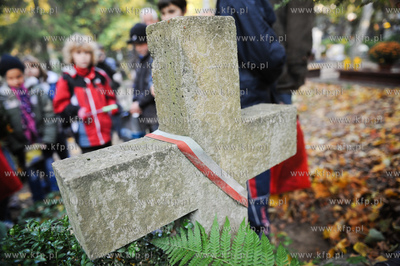 Gdansk. Cmentarz Srebrzysko. Zywa lekcja historii,...