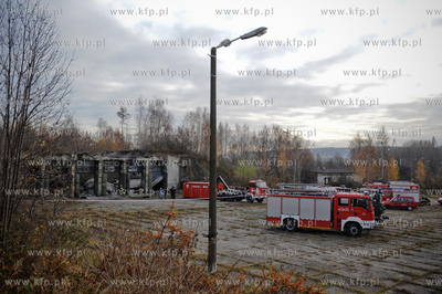 Gdynia. Obluze. Zawalenie stropu magazynu przy ulicy...