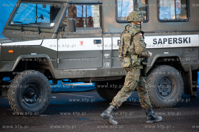 Gdansk. Saperzy wywoza pocisk mozdziezowy znaleziony...