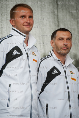 Gdansk. Scena na Targu Weglowym. Prezentacja druzyny...