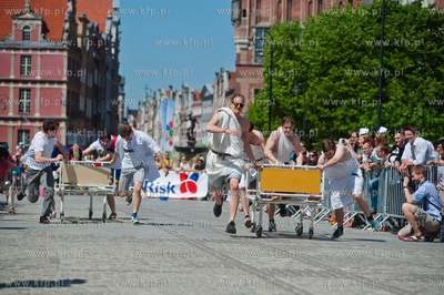 Gdansk. Dlugi Targ. Neptunalia. Wyscigi lozek szpitalnych.
18.05.2013
fot....