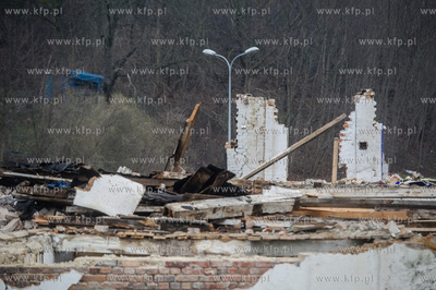 Gdansk. Rozbiorka budynkow znajdujacych sie przy skrzyzowaniu...