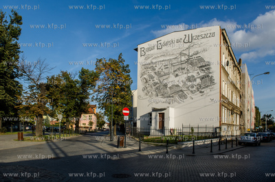 Gdańsk. Wrzeszcz. Remontowana kamienica przy ul Białej,...