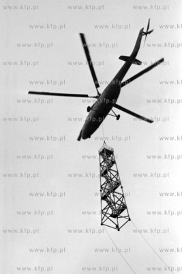 Transport przy pomocy śmigłowca transportowego typu...