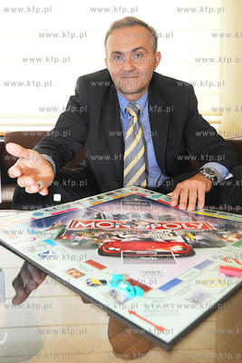Gdynia znalazla sie na planszy gry MONOPOLY. Nz. Wojciech...
