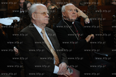 Gdansk. Dwor Artusa. Wreczenie Medali sw. Wojciecha...