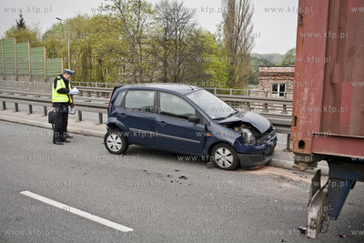 Gdynia. Estakada Kwiatkowskiego, zjazd na ul. Morska....