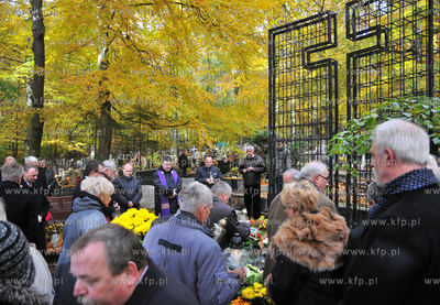 Cmentarz witominski w Gdyni. Przewodniczacy Europarlamentu...