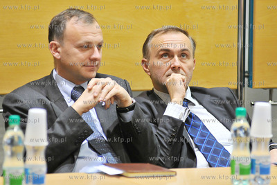 I sesja Rady Miasta Gdyni VI kadencji. Nz. (od lewej)...