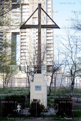 Krzyz Rybacki im. Tadeusza Wendy przy ul. Waszyngtona...