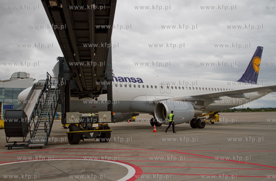 Port Lotniczy Gdansk. Nz.Airbus 320 linii Lufthansa.
22.06.2014
fot....