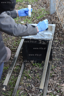 Gdynia. Kradziez skarbony z pieniedzmi z kosciola sw....