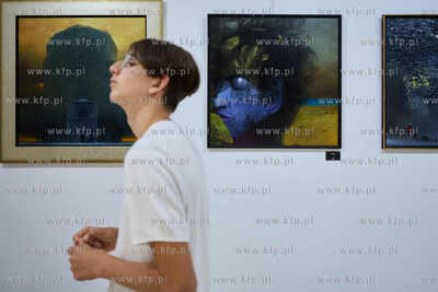 Wystawa obrazów Zdzisława Beksińskiego w Teatrze...