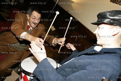 Gdansk. Obchody 80 urodzin Guntera Grassa. W Dworze...