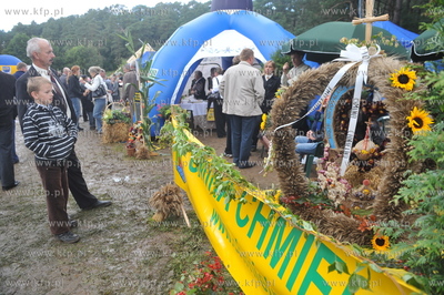 Kaszubskie dozynki powiatu kartuskiego w Zukowie. Dozynkowy...