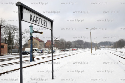 Dworzec PKP w Kartuzach na Kaszubach. 29.01.2011 Fot....