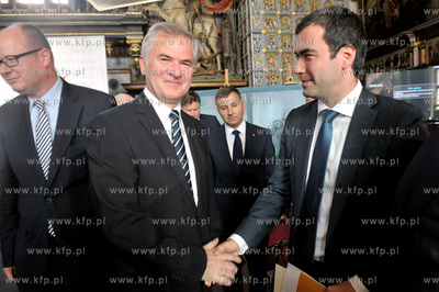 70 urodziny Lecha Walesy. Uroczysta gala wreczenia...