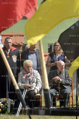 Zukowo na Kaszubach. Plac przed kosciolem sw. Jana...