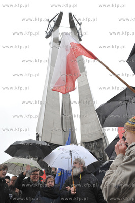 Manifestacja w obronie demokracji zorganizowana na...