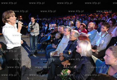 Festiwal Piosenki w Sopocie 2004. In-Grid podczas koncertu....