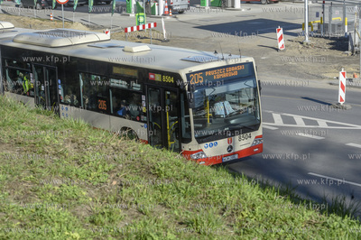 Trakt św. Wojciecha. Autobus linii 205. 23.03.2019...