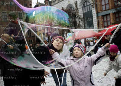 Gdansk. Dlugi Targ. Festiwal Banki Mydlanej czyli przywitanie...