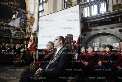Gdansk. Dwor Artusa. Sesja Rady Miasta Gdanska poswiecona...