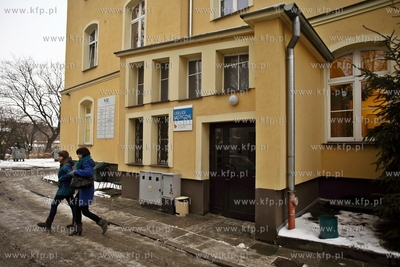 Budynek przychodni w Pruszczu Gdanskim przy ul. Grunwaldzkiej.
09.01.2013
fot....