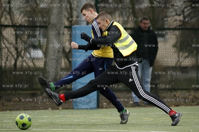 Gdansk Zaspa. Pilkarski turniej dzikich druzyn Do przerwy...