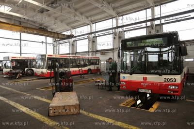 Zajezdnia autobusowa ZKM przy ul. Hallera w Gdańsku.
13.03.2015
fot....