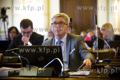 Sesja rady miasta Gdańska. Na zdjęciu Andrzej Kowalczys...